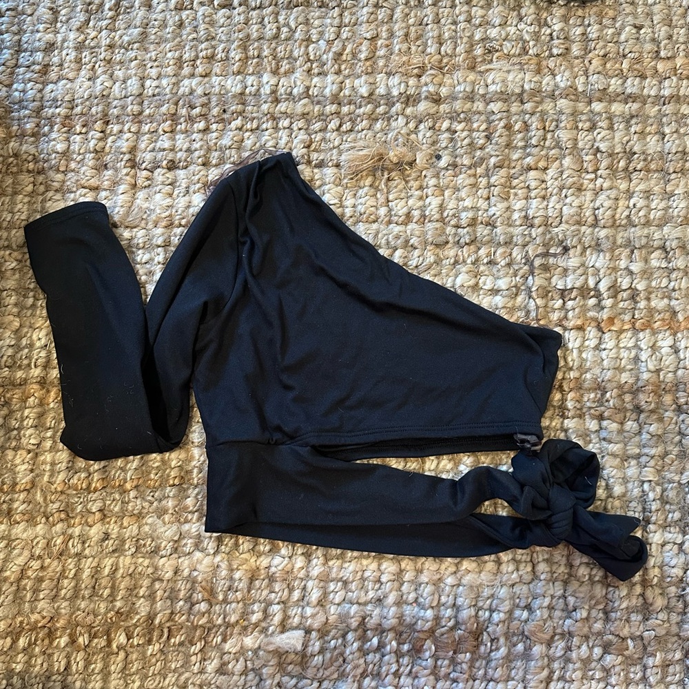 Jordyn Jagger One Sleeve Asymmetrical Black Top